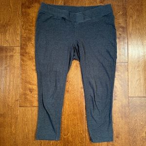 Cropped maternity leggings